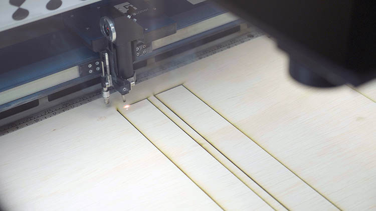 Alfex_7-laser-cutting-plywood-sheet