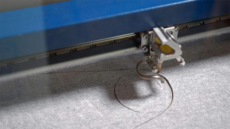 Alfex_laser-cutting-fabric-mask